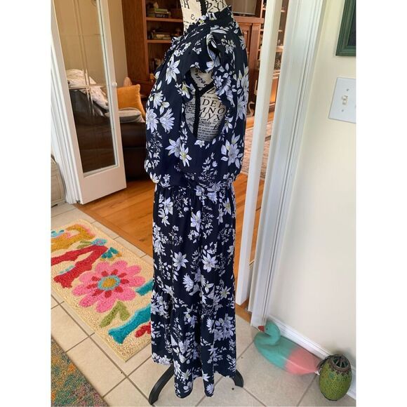 Banana Republic Ruffle Neck Midi - Picture 7 of 9